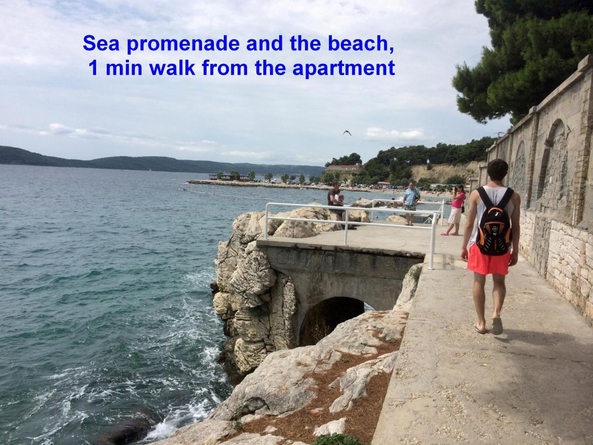Beachfront Apartment Drazen, With Garden And Parking สปลิท ภายนอก รูปภาพ
