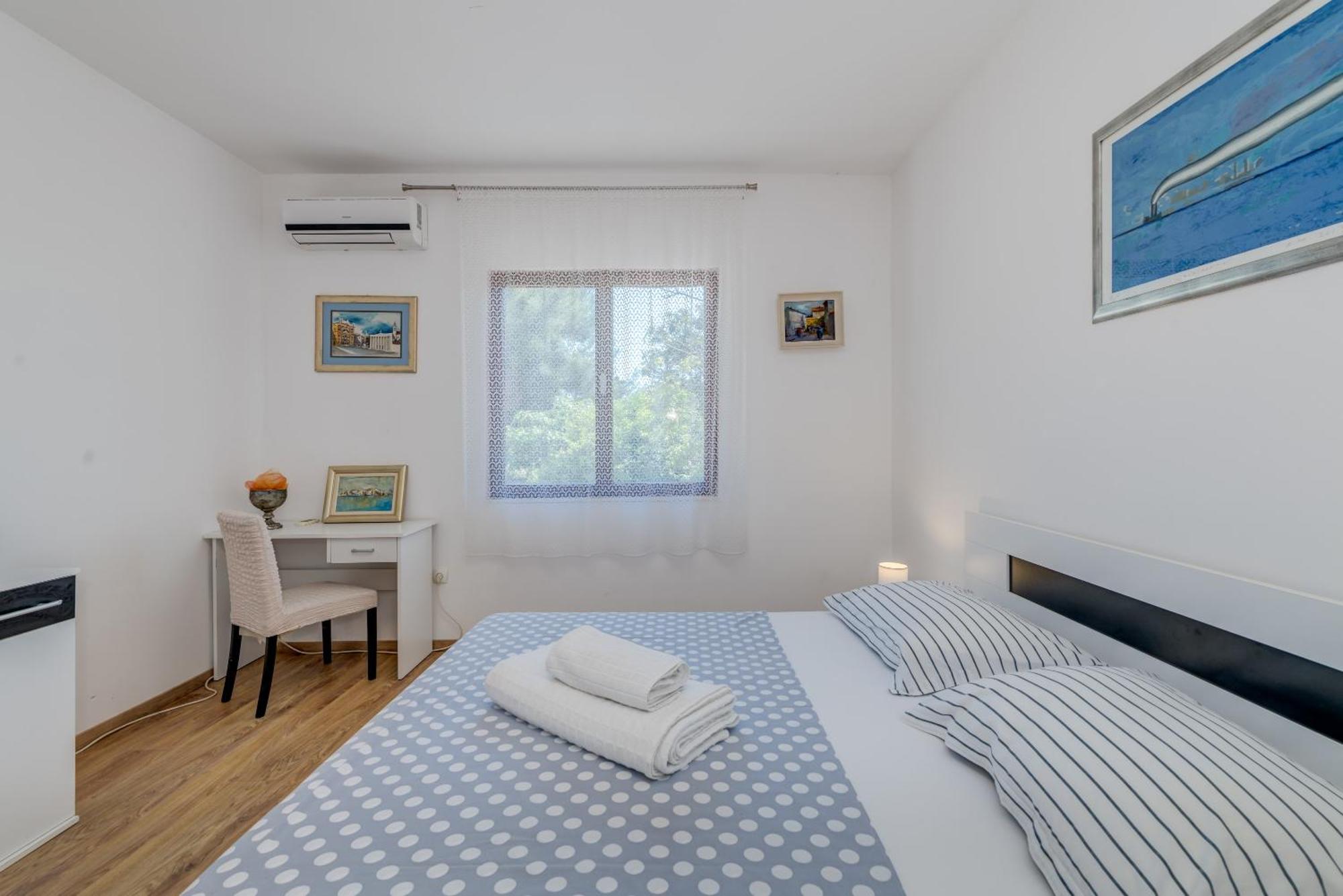 Beachfront Apartment Drazen, With Garden And Parking สปลิท ภายนอก รูปภาพ